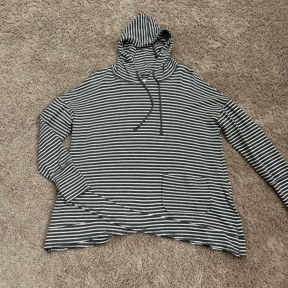 Evy’s Tree Janelle M - Picture 2 of 4